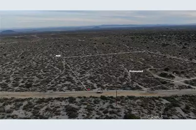 24300 Fort Tejon Road, Llano, CA 93544 - Photo 9