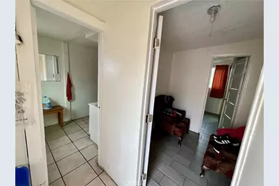 5852 S Olive Street, Los Angeles, CA 90003 - Photo 17