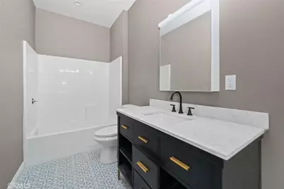 15688 Kingswood, Victorville, CA 92392 - Photo 11