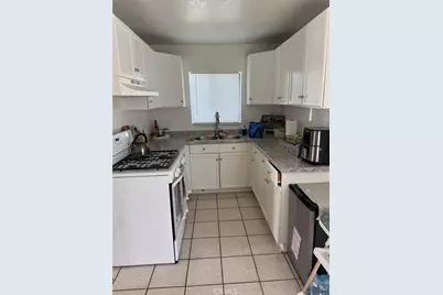 1742 N Marine, Wilmington, CA 90744 - Photo 7