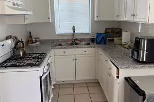 1742 N Marine, Wilmington, CA 90744 - Photo 7