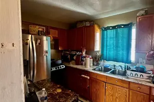 1742 N Marine, Wilmington, CA 90744 - Photo 11