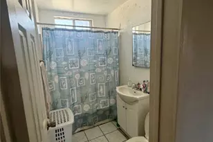 1742 N Marine, Wilmington, CA 90744 - Photo 9