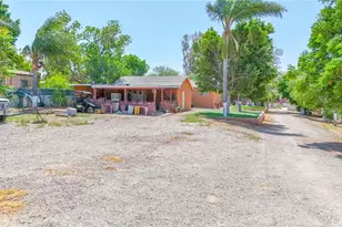 10527 60th St, Jurupa Valley, CA 91752 - Photo 9