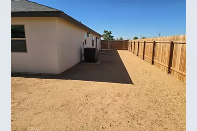 8625 Bay, California City, CA 93505 - Photo 9