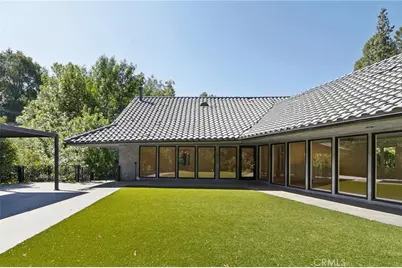 4900 Queen Victoria, Woodland Hills, CA 91364 - Photo 3
