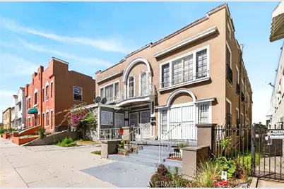 139 S Manhattan, Los Angeles, CA 90004 - Photo 1