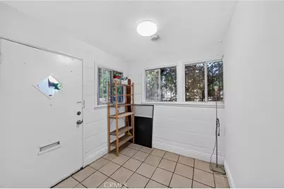 139 S Manhattan, Los Angeles, CA 90004 - Photo 7