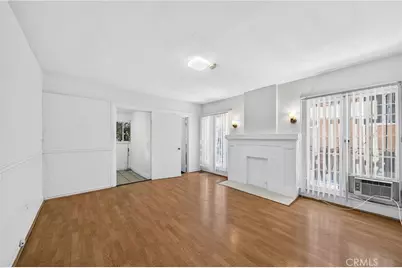 139 S Manhattan, Los Angeles, CA 90004 - Photo 9