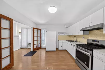 139 S Manhattan, Los Angeles, CA 90004 - Photo 15