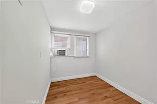 139 S Manhattan, Los Angeles, CA 90004 - Photo 17
