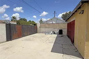 11107 Duncan Ave, Lynwood, CA 90262 - Photo 13