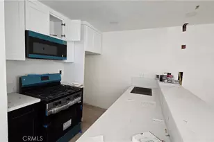 8601 International, Canoga Park, CA 91304 - Photo 5