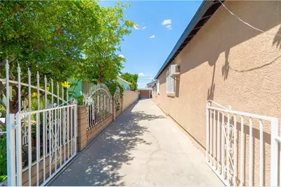 549 Williamson, Los Angeles, CA 90022 - Photo 7