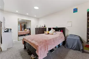 321 111 Pl, Los Angeles, CA 90061 - Photo 13