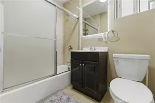 321 111 Pl, Los Angeles, CA 90061 - Photo 17