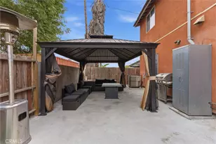 321 111 Pl, Los Angeles, CA 90061 - Photo 33