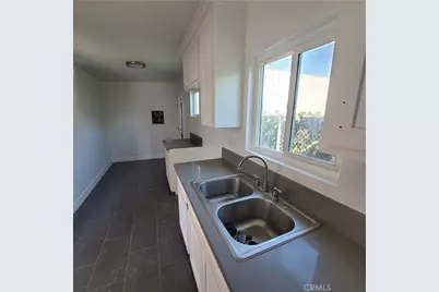 246 E 87th Place, Los Angeles, CA 90003 - Photo 7