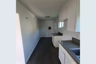 246 E 87th Place, Los Angeles, CA 90003 - Photo 11