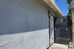 246 E 87th Pl, Los Angeles, CA 90003 - Photo 9