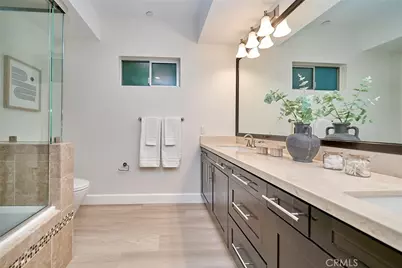 5525 W Olympic Boulevard #202, Los Angeles, CA 90036 - Photo 21
