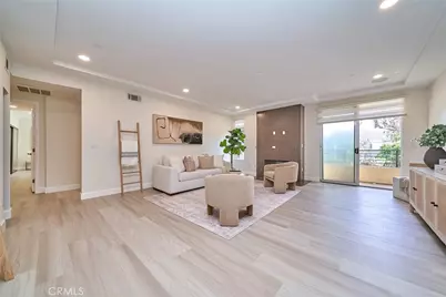 5525 W Olympic Boulevard #202, Los Angeles, CA 90036 - Photo 9