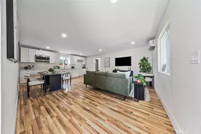 126 &126 1/2 W Century Boulevard, Los Angeles, CA 90003 - Photo 25