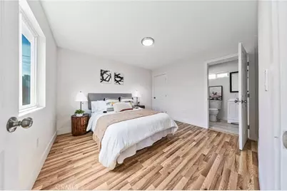 126 &126 1/2 W Century Boulevard, Los Angeles, CA 90003 - Photo 11