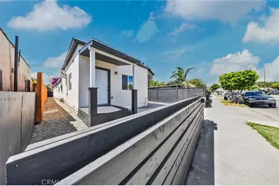 126 &126 1/2 W Century Boulevard, Los Angeles, CA 90003 - Photo 5