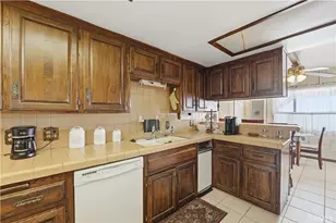 414 E 137th, Los Angeles, CA 90061 - Photo 13