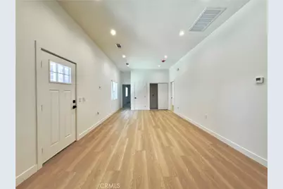 11154 S Broadway, Los Angeles, CA 90061 - Photo 3