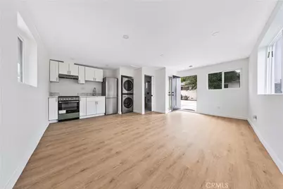 13907 Wyandotte, Van Nuys, CA 91405 - Photo 5