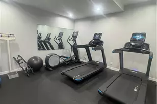 2700 Cahuenga Blvd, Los Angeles, CA 90068 - Photo 23
