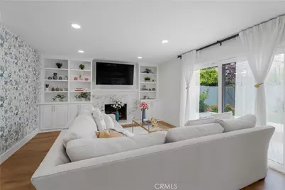16542 Los Verdes, Huntington Beach, CA 92649 - Photo 5