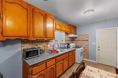 13517 S Willowbrook Avenue, Compton, CA 90222 - Photo 11