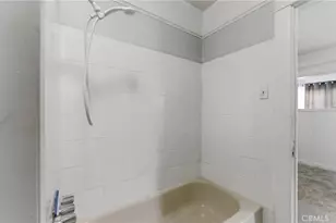 1107 Mahanna, Long Beach, CA 90813 - Photo 17