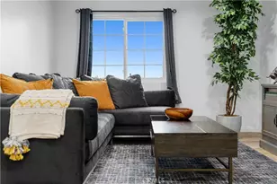 327 E Lanzit, Los Angeles, CA 90061 - Photo 5