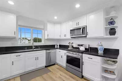 327 E Lanzit, Los Angeles, CA 90061 - Photo 11