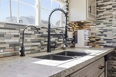 10652 Thomas, Anaheim, CA 92804 - Photo 9