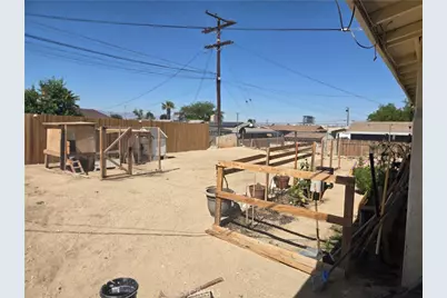 16211 Encina, Victorville, CA 92395 - Photo 15