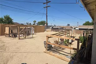 16211 Encina, Victorville, CA 92395 - Photo 15