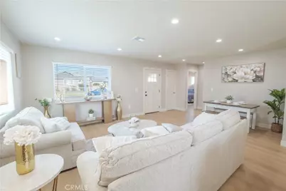 223 S Aprilia Ave, Compton, CA 90220 - Photo 5
