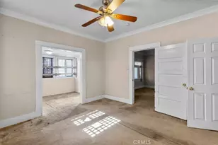 324 W 47th Pl, Los Angeles, CA 90037 - Photo 15