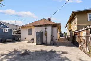 324 W 47th Pl, Los Angeles, CA 90037 - Photo 11