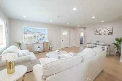 223 S Aprilia Ave, Compton, CA 90220 - Photo 5