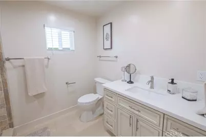 223 S Aprilia Ave, Compton, CA 90220 - Photo 21