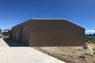 16716 Hacienda Ave, California City, CA 93505 - Photo 9