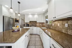 25253 Corte Mandarina, Murrieta, CA 92563 - Photo 11