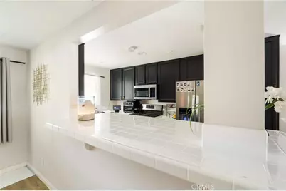7235 Yarmouth, Reseda, CA 91335 - Photo 5