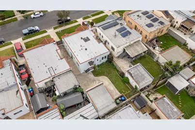 2049 W 71st Street, Los Angeles, CA 90047 - Photo 33
